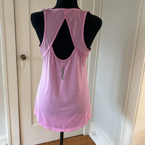 Reebok tank top Pink Size Medium lightweight - Picture 2 of 6